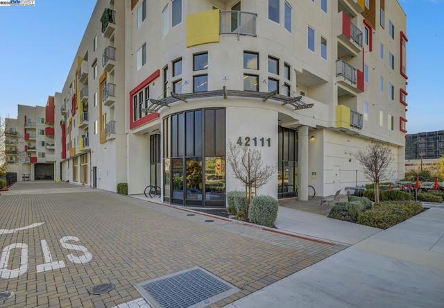 42111 Osgood Rd, Fremont CA: https://media.crmls.org/mediaz/68518e7d-c8c6-4d06-906f-f575a92d3268.jpg