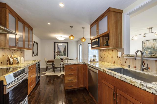 1500 Howard Avenue, Burlingame CA: https://media.crmls.org/mediaz/6851f68a-ed55-476d-ace0-dd4f0eb657b6.jpg