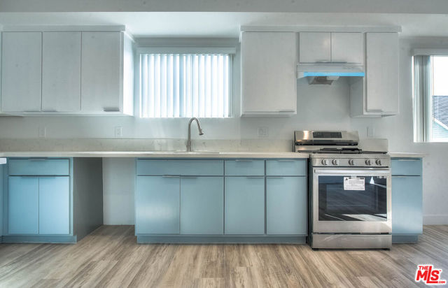 4308 S Normandie Avenue, Los Angeles CA: https://media.crmls.org/mediaz/68524772-8288-4ec7-983f-13e86c439a8e.jpg