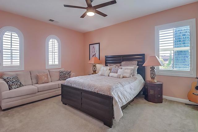 466 Agua Vista Dr, Chula Vista CA: https://media.crmls.org/mediaz/6852b534-77fe-415e-bb2d-ea3e8703ef49.jpg
