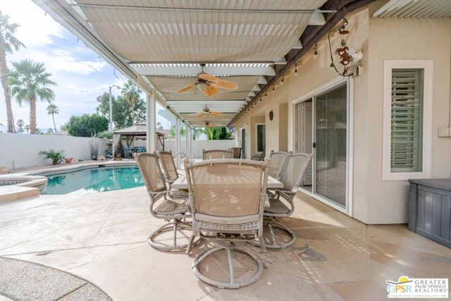 Image 37 of 52 For 77553 Carinda Court