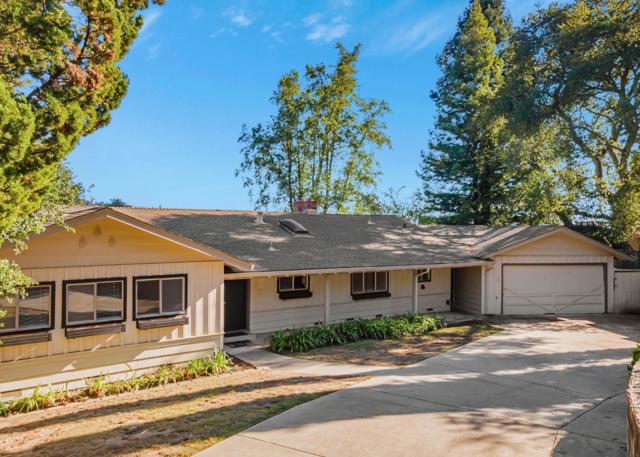23492 Sunset Drive, Los Gatos CA: https://media.crmls.org/mediaz/68538234-54f0-451a-87d2-6d8323b88e89.jpg