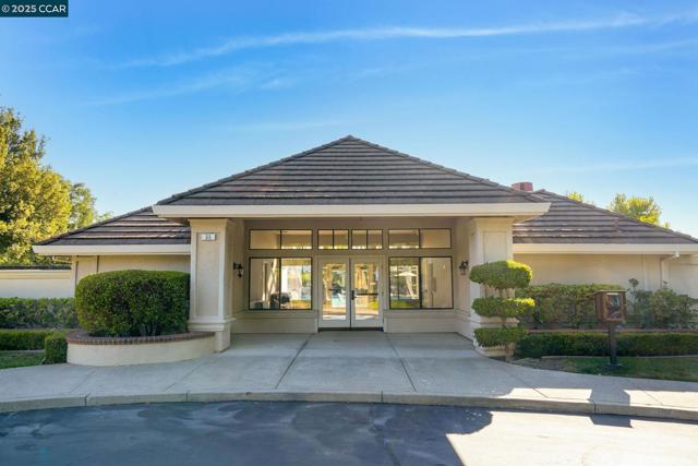 129 Alta Vista Way, Danville CA: https://media.crmls.org/mediaz/6853b39e-75fd-49a4-bdaa-7a247fda3022.jpg
