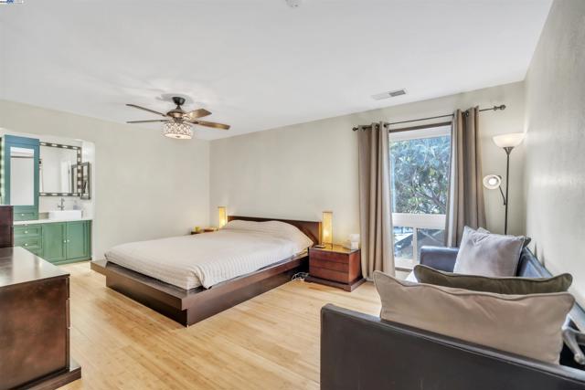 2380 Cabrillo Dr, Hayward CA: https://media.crmls.org/mediaz/6853fc41-a8a7-42e6-ada6-ddb50fcc6a3b.jpg