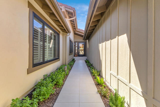 207 Bouquet Canyon Drive, Palm Desert, CA 92211