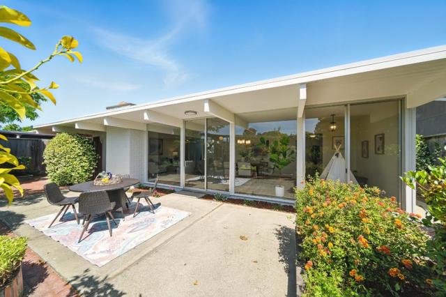 200 Loon Court, Foster City CA: https://media.crmls.org/mediaz/685513ab-1703-4f75-822a-c8a0117a52e9.jpg