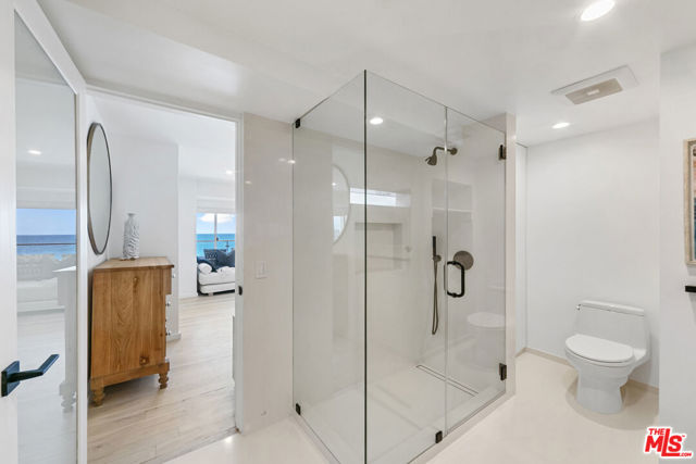 24928 Malibu Road, Malibu CA: https://media.crmls.org/mediaz/68556320-a52f-4a90-a78b-18e14b2edeac.jpg