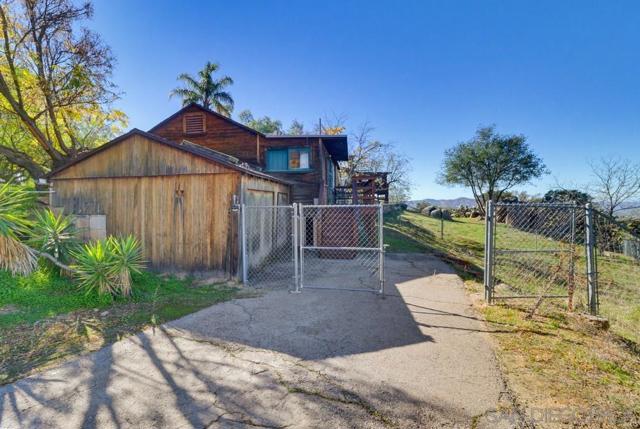 602 Starbright Ln, Alpine CA: https://media.crmls.org/mediaz/6855fcea-4c14-4183-92bb-1fe5f30abb4a.jpg