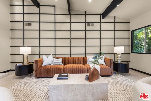 4040 Coldstream Terrace, Tarzana CA: https://media.crmls.org/mediaz/685642c4-31e6-4973-bdb3-f2b6da1eb6f0.jpg