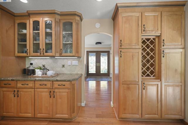 561 Santander Dr, San Ramon CA: https://media.crmls.org/mediaz/6857e5f3-de15-4b2a-9d1f-c385b32448a5.jpg