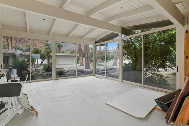 925 W Coronado Avenue, Palm Springs, CA 92262