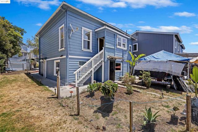 2029 E 22nd St, Oakland CA: https://media.crmls.org/mediaz/6858ad8f-3784-496b-b40d-e84b0e578554.jpg