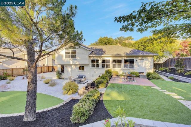 115 Shadewell Dr, Danville CA: https://media.crmls.org/mediaz/6858ce51-fecc-448d-a8fd-b67dec768cbd.jpg