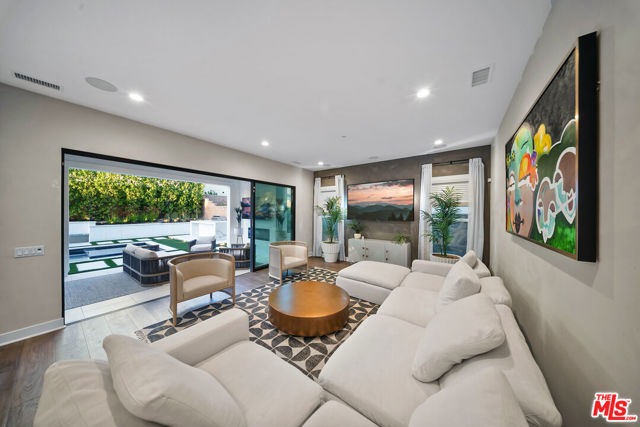 20643 W Wood Rose Court, Porter Ranch CA: https://media.crmls.org/mediaz/685967b9-287b-49aa-9a3e-01a99e175a21.jpg