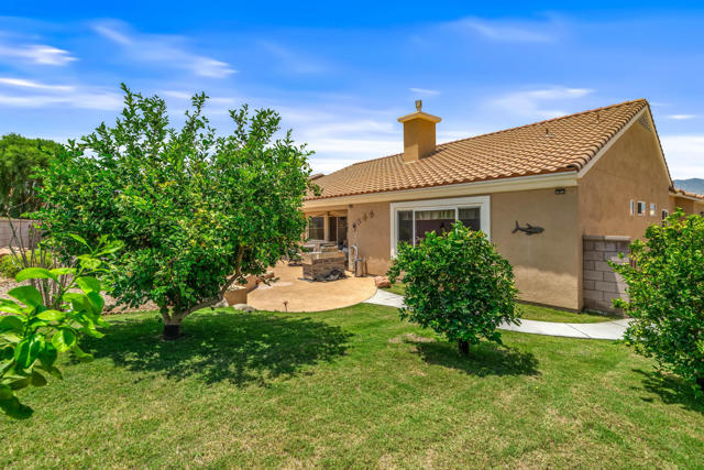 37674 Medjool Avenue, Palm Desert CA: https://media.crmls.org/mediaz/6859f723-c058-423f-8332-34e864a79c82.jpg