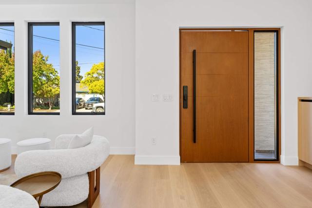 89 Centre Street, Mountain View CA: https://media.crmls.org/mediaz/685a1c4b-c874-407c-ad34-c6042773cc1e.jpg