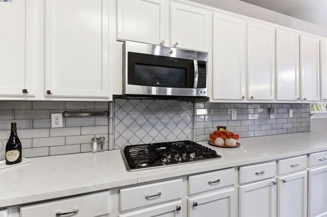 5512 Sagehen Ct, Loomis CA: https://media.crmls.org/mediaz/685a51c4-892a-4010-8dcd-7881d3071835.jpg