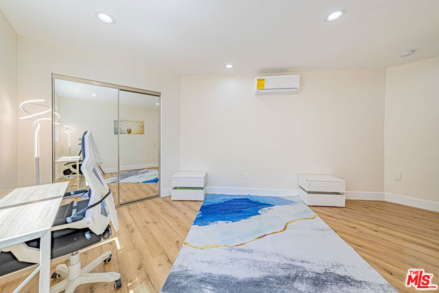 5633 La Mirada Avenue, Los Angeles CA: https://media.crmls.org/mediaz/685a578a-666a-487f-94b5-b8c1b7ebb497.jpg