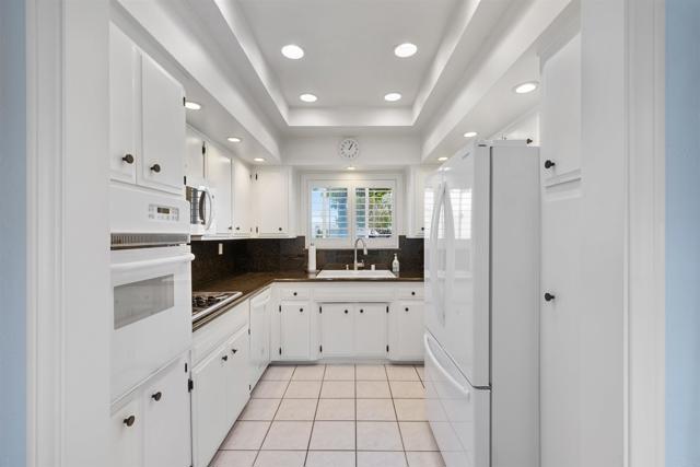 3685 Vista Campana N, Oceanside CA: https://media.crmls.org/mediaz/685a614c-ccb3-42d3-9e33-6d4d6df5bc77.jpg