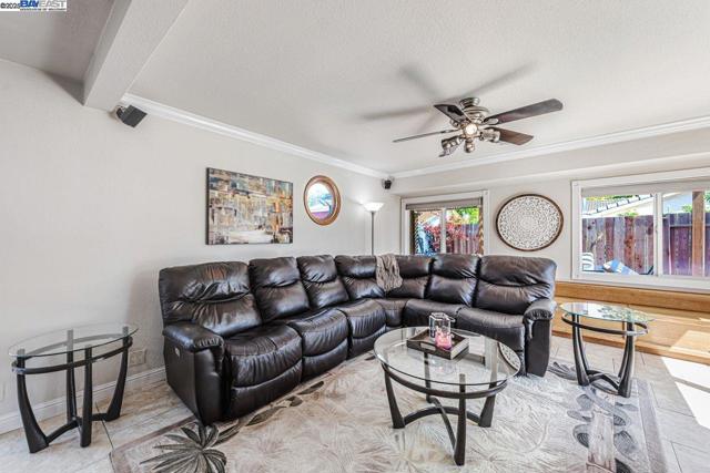 4318 Ellen Way, Union City CA: https://media.crmls.org/mediaz/685a7bb8-b3b4-44fe-bf1a-5609dbc4b503.jpg