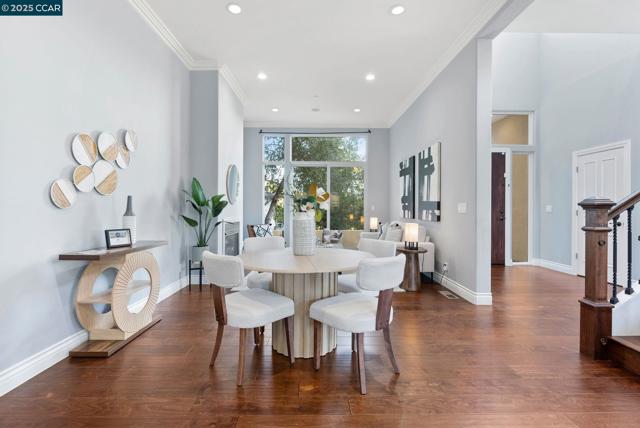 102 Barbara Rd, Orinda CA: https://media.crmls.org/mediaz/685adc1e-6241-4466-a81e-358726b64d3e.jpg