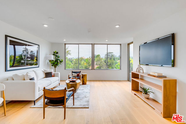 10501 Wilshire Boulevard, Los Angeles CA: https://media.crmls.org/mediaz/685b2de8-b3e9-4bbb-bb69-d833a0474b48.jpg