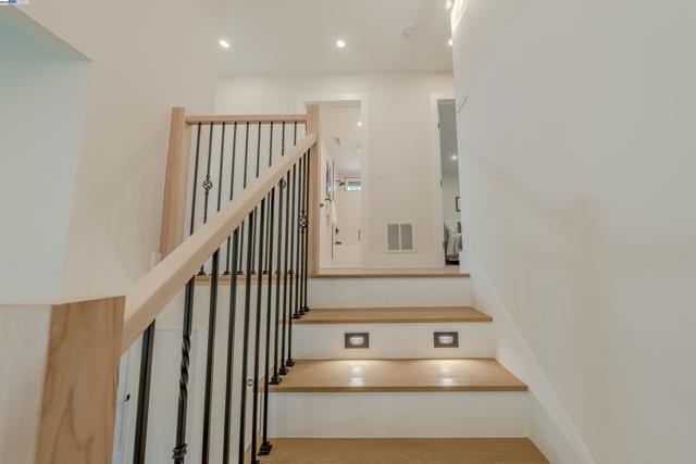 311 Foxboro Ct, San Ramon CA: https://media.crmls.org/mediaz/685b60cf-c711-4bfa-a4fc-25e9b34c95ae.jpg