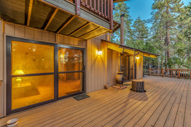 25461 Shadow Oaks, Idyllwild CA: https://media.crmls.org/mediaz/685bc386-59ad-46e8-a21f-e22f65a3d9b8.jpg