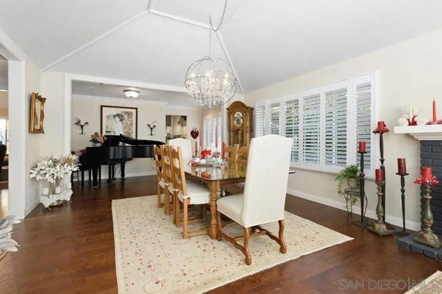 3868 Avenida Feliz, Rancho Santa Fe CA: https://media.crmls.org/mediaz/685bc6e3-45dc-4c7b-a0af-51cca61ba554.jpg