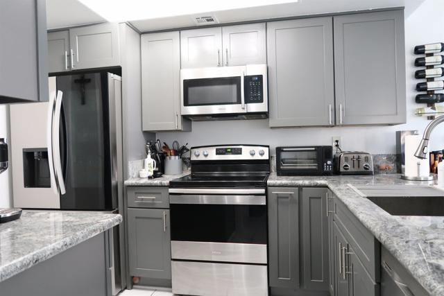 Detail Gallery Image 7 of 41 For 5430 Baltimore Drive #70,  La Mesa,  CA 91942 - 3 Beds | 2/1 Baths