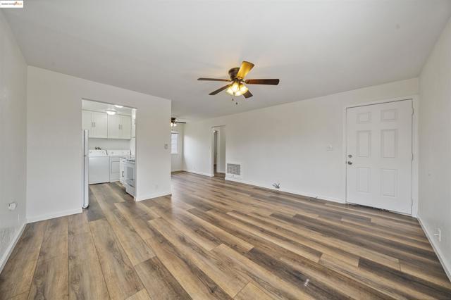 100 Carolina St, Vallejo CA: https://media.crmls.org/mediaz/685c1a4e-f0fd-4377-9aac-ee6f988ee349.jpg