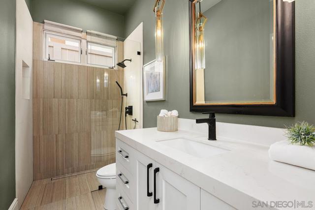 13563 Caminito Carmel, Del Mar CA: https://media.crmls.org/mediaz/685c6f73-8d98-4ca7-b520-fd9c4f6a0ed3.jpg