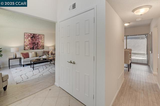 1517 Oakmont, Walnut Creek CA: https://media.crmls.org/mediaz/685c7e70-843d-4be2-95e3-6655d4543902.jpg