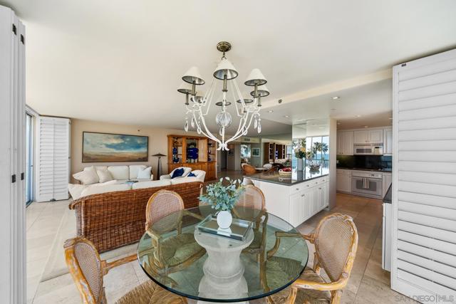1780 Avenida Del Mundo, Coronado CA: https://media.crmls.org/mediaz/685ca031-fc98-4d17-9e85-efef9f4868b4.jpg
