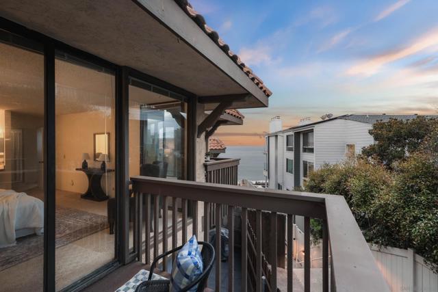 190 Del Mar Shores Ter, Solana Beach, California 92075, 2 Bedrooms Bedrooms, ,2 BathroomsBathrooms,Condominium,For Sale,Del Mar Shores Ter,250035827SD