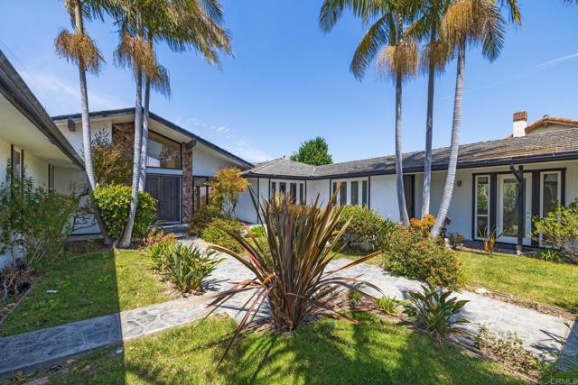 Detail Gallery Image 9 of 19 For 1138 via Mil Cumbres, Solana Beach,  CA 92075 - 5 Beds | 4/1 Baths