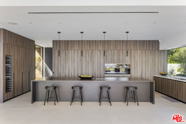 5601 Kanan Dume Road, Malibu CA: https://media.crmls.org/mediaz/685d839a-3b13-4ca3-b51a-3d2e1b7909b2.jpg