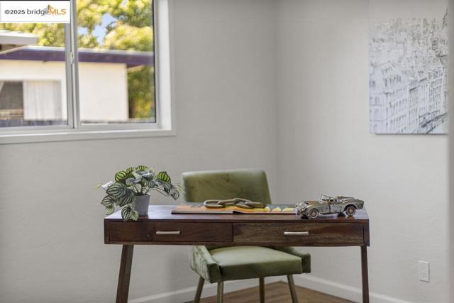615 Manuel Dr, Novato CA: https://media.crmls.org/mediaz/685d8e0a-ac04-458f-ae69-f534d7aa3b72.jpg