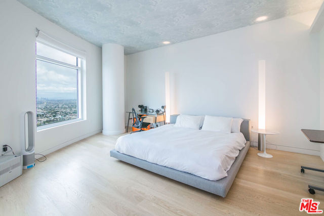 1 W Century Drive, Los Angeles CA: https://media.crmls.org/mediaz/685ee02b-f32c-4836-b1b3-7a4e54de41b4.jpg