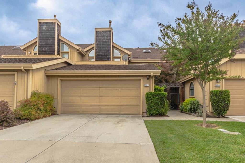 2112 Darnis Circle