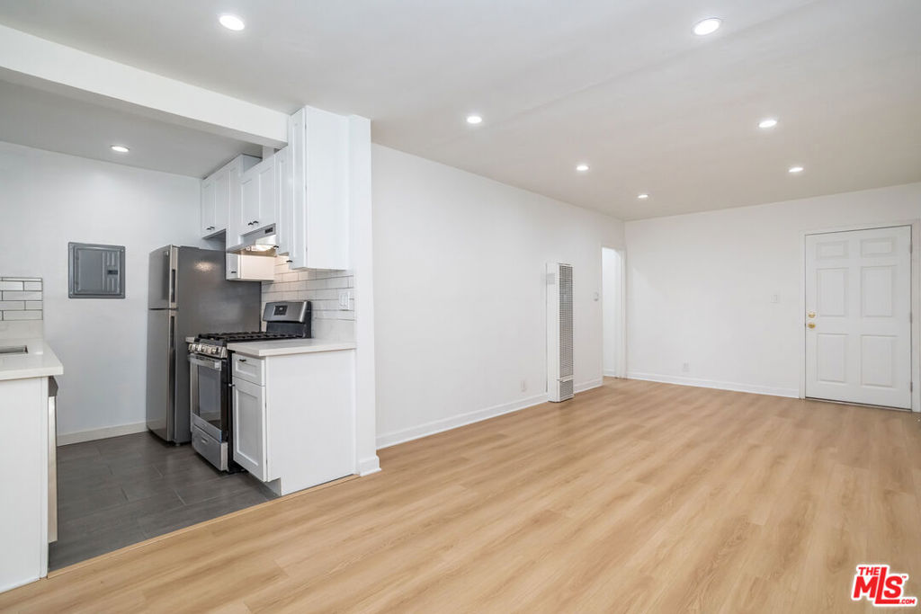 1507 Beloit Avenue #5