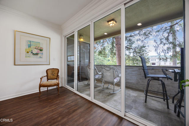 380 S Orange Grove Boulevard, Pasadena CA: https://media.crmls.org/mediaz/68606af7-9f9a-422f-a9c1-4ce2ebc08f64.jpg