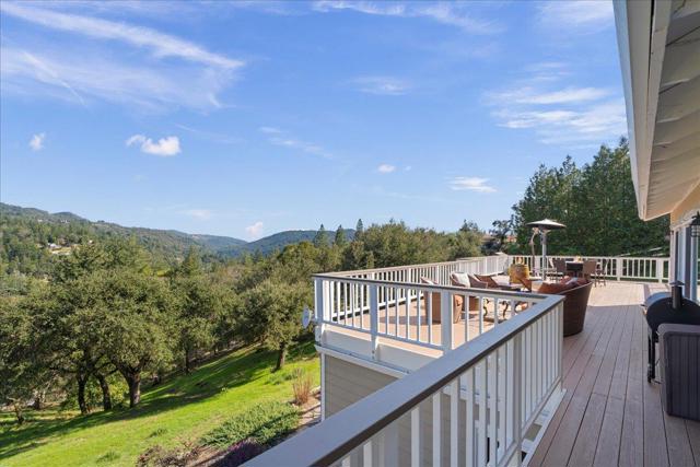 25400 Radonich Road, Los Gatos CA: https://media.crmls.org/mediaz/68608f9c-9425-4c8a-9675-40bb302f645b.jpg