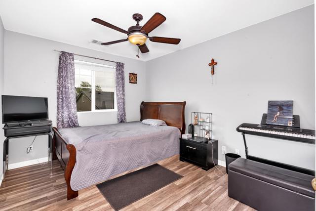 2357 N Rock Creek Drive, Los Banos CA: https://media.crmls.org/mediaz/6860955c-1e10-4e0a-a0c2-cccfec291952.jpg