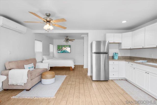 814 16 Pismo Ct., San Diego CA: https://media.crmls.org/mediaz/6860aa6a-920c-4874-bd4c-31a7864cc504.jpg