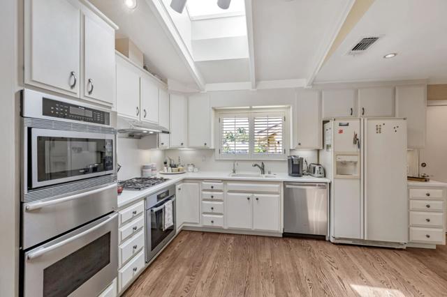 3231 Fieldcrest Drive, Sacramento CA: https://media.crmls.org/mediaz/6860efce-640c-4818-be98-38ee869f99cb.jpg