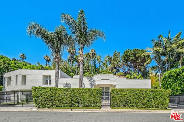 1166 San Ysidro Drive, Beverly Hills, California 90210, 5 Bedrooms Bedrooms, ,3 BathroomsBathrooms,Single Family Residence,For Sale,San Ysidro,24421677