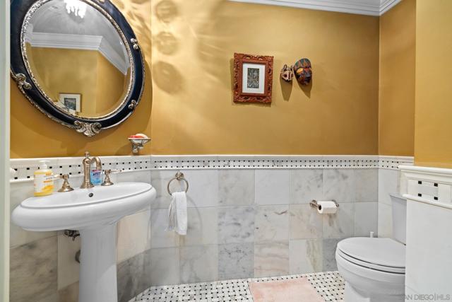 2500 6th Ave, San Diego CA: https://media.crmls.org/mediaz/6860f5a6-4bea-4e94-be9a-6472494202b0.jpg
