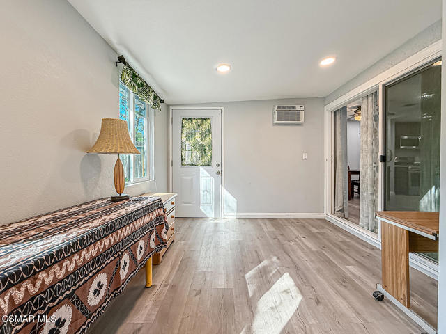 2098 Covington Avenue, Simi Valley CA: https://media.crmls.org/mediaz/68619836-e06c-43b3-ade4-14abb9af1955.jpg