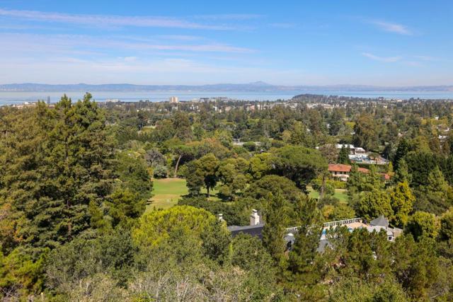 150 New Place Road, Hillsborough CA: https://media.crmls.org/mediaz/68620860-bc79-4534-a611-d45afeadf360.jpg